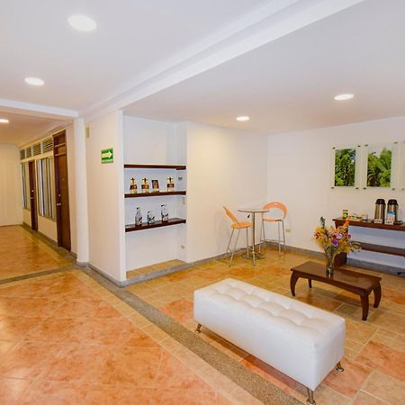 Hotel Monarca Armenia Екстериор снимка