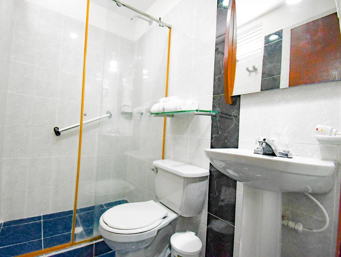 Hotel Monarca Armenia Екстериор снимка