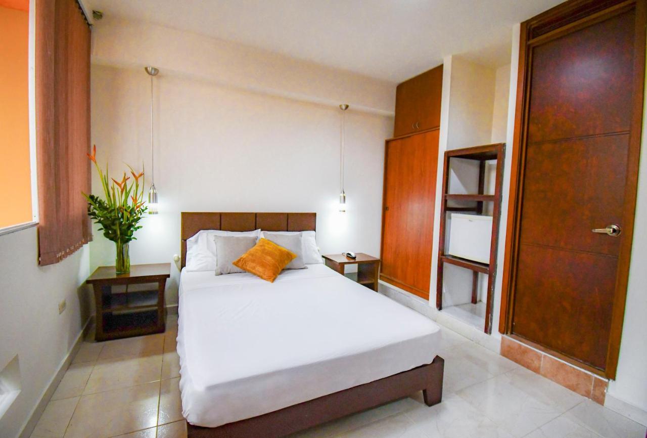 Hotel Monarca Armenia Екстериор снимка