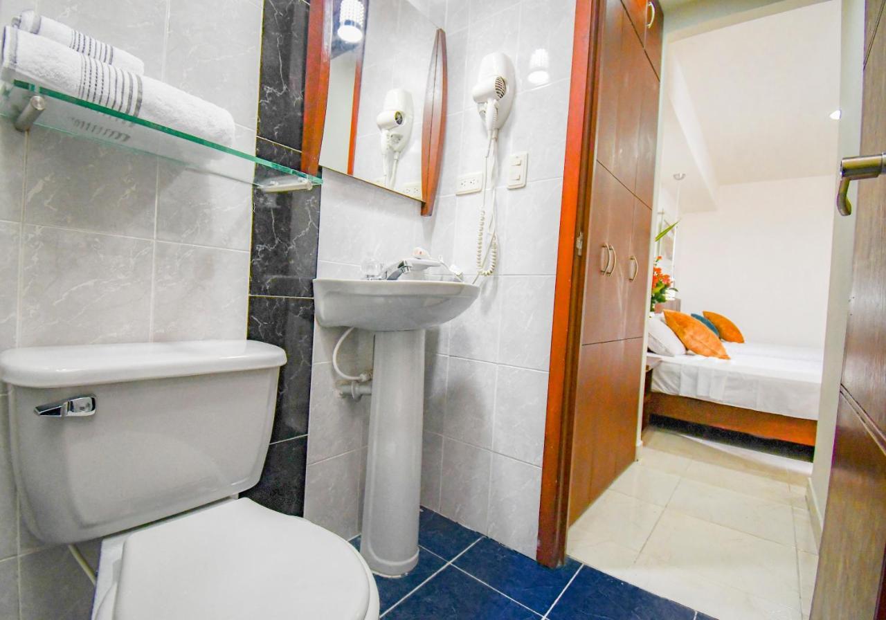 Hotel Monarca Armenia Екстериор снимка