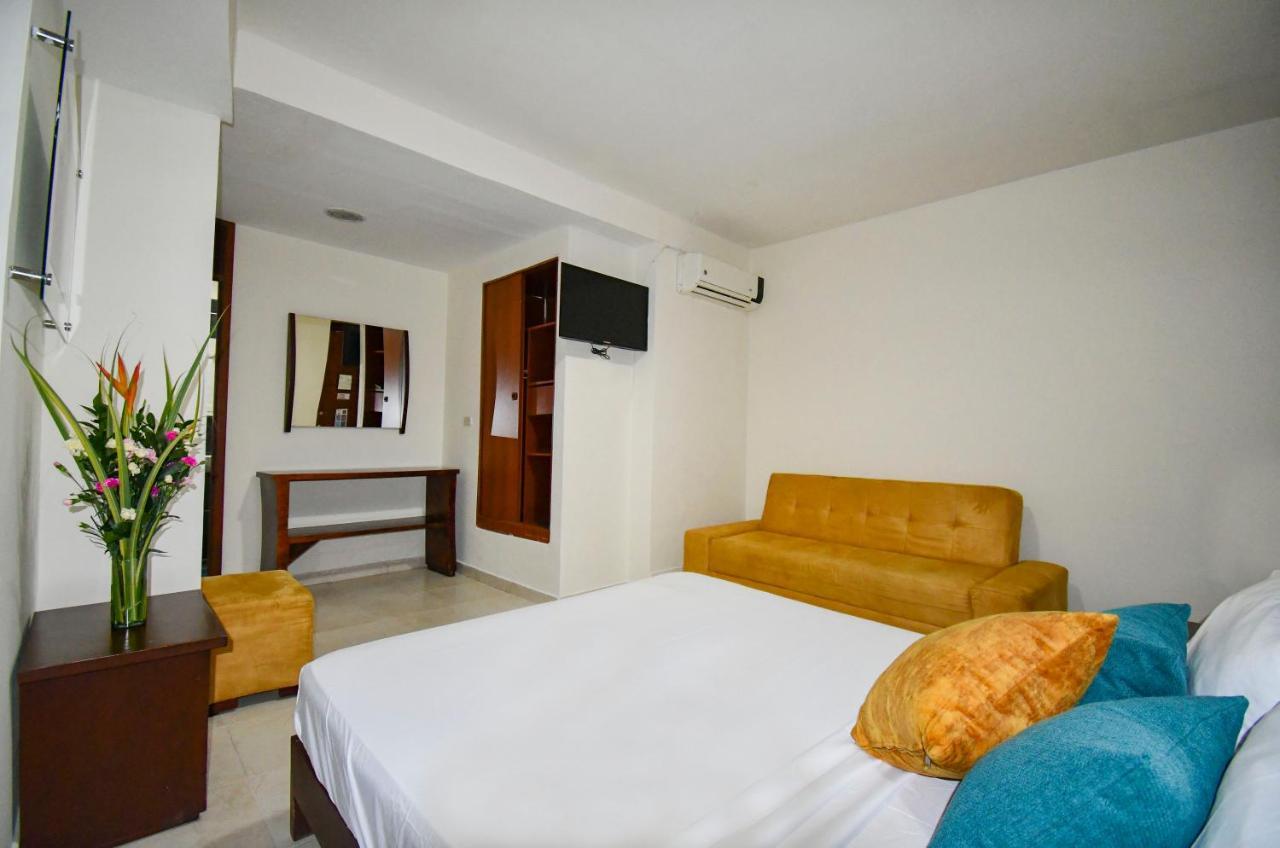 Hotel Monarca Armenia Екстериор снимка