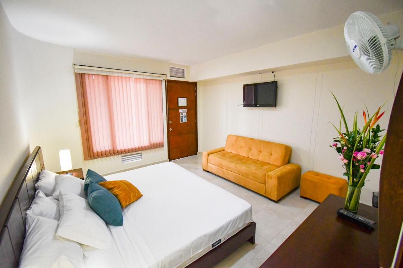 Hotel Monarca Armenia Екстериор снимка