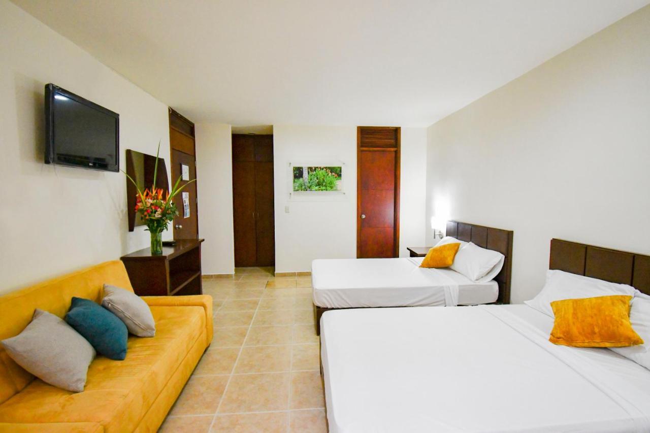 Hotel Monarca Armenia Екстериор снимка