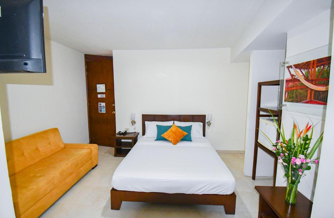 Hotel Monarca Armenia Екстериор снимка
