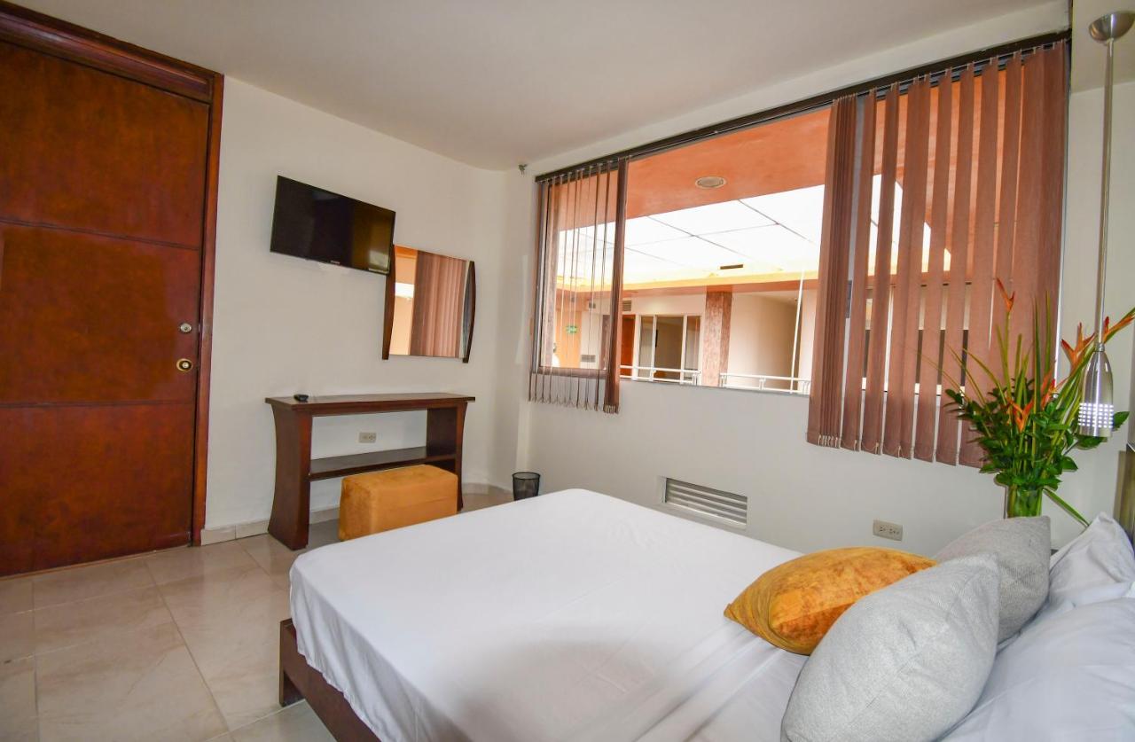 Hotel Monarca Armenia Екстериор снимка
