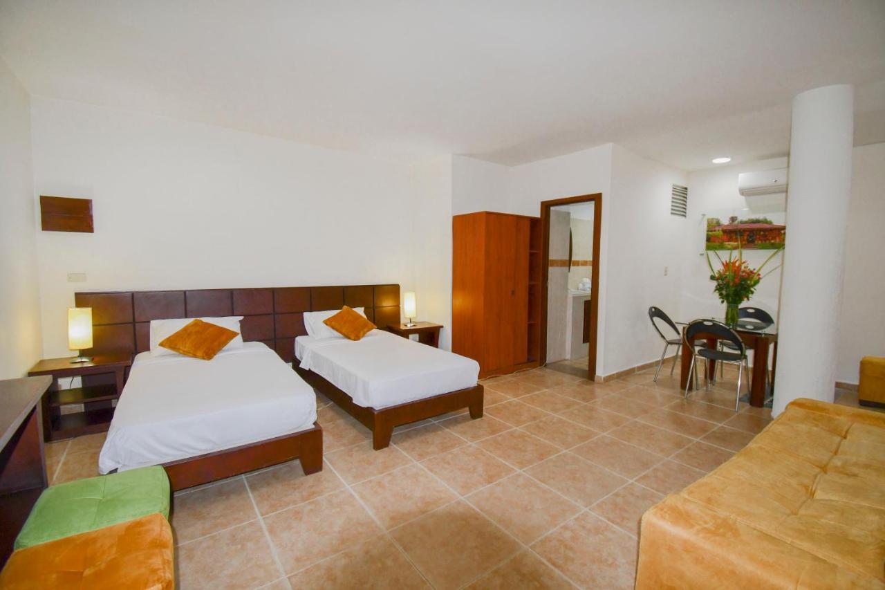 Hotel Monarca Armenia Екстериор снимка