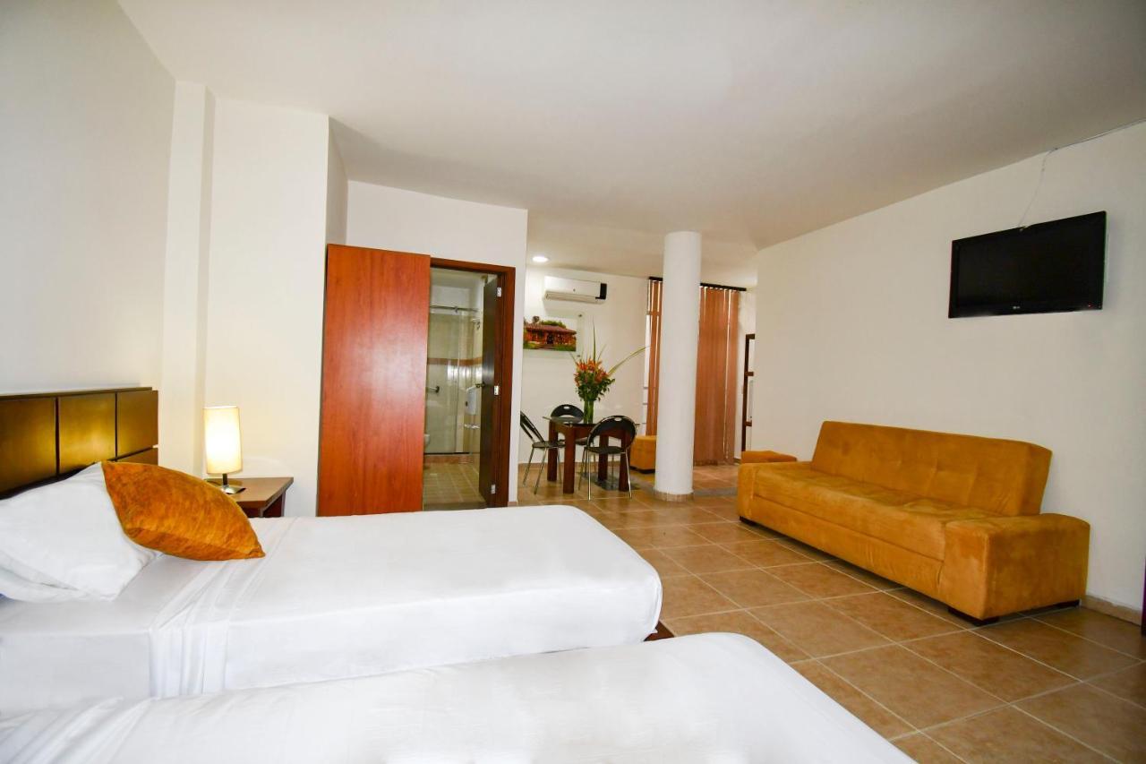 Hotel Monarca Armenia Екстериор снимка