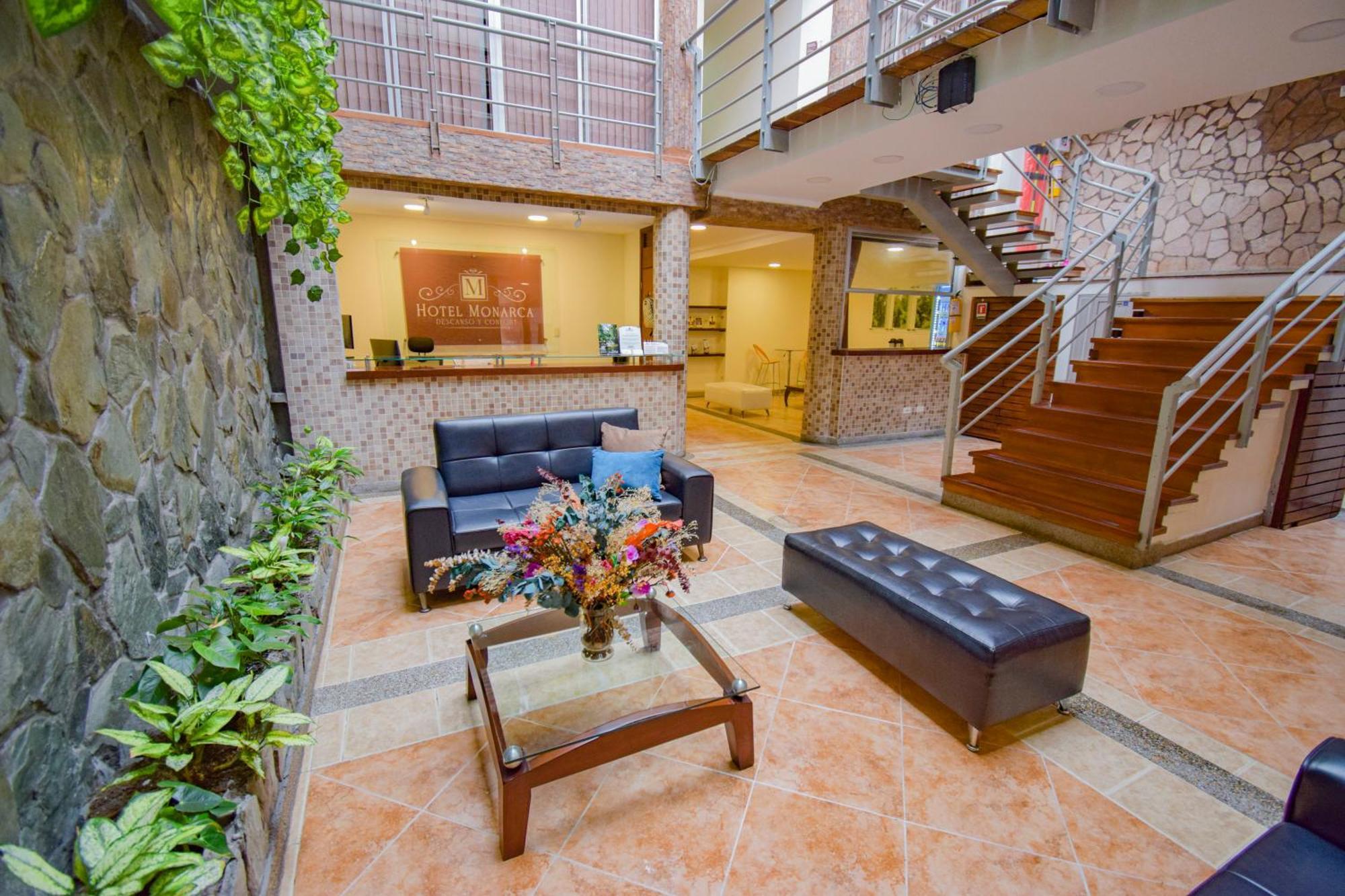Hotel Monarca Armenia Екстериор снимка
