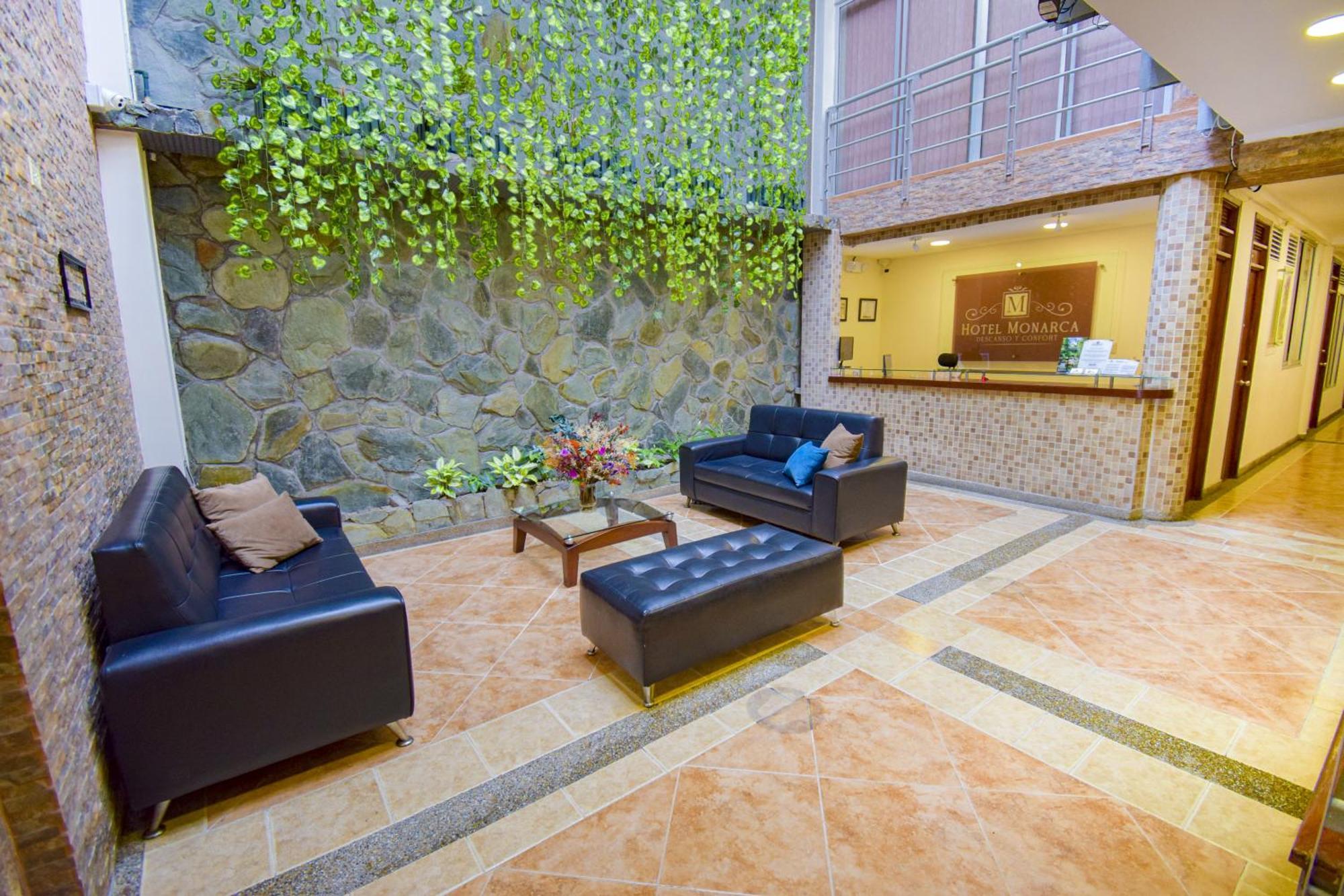 Hotel Monarca Armenia Екстериор снимка